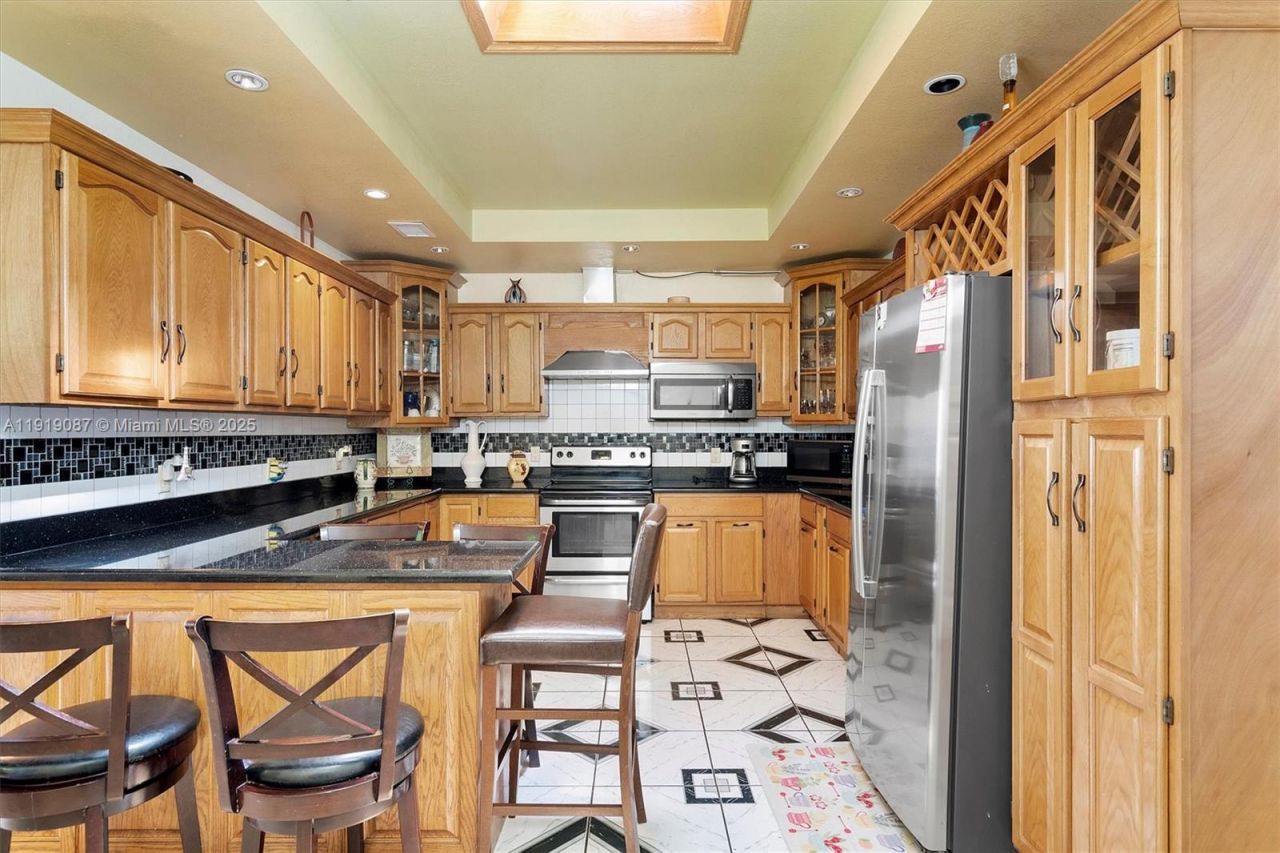 348 NE 118th St, Miami, FL 33161 Photo