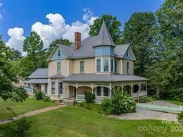 206 N Brook Street , Wilkesboro, NC 28697