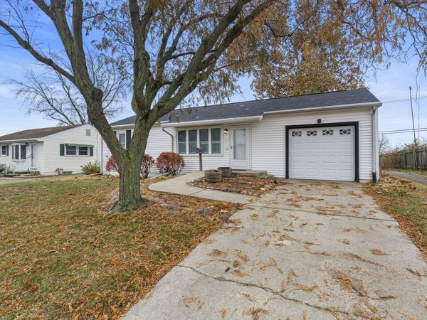 19 La Salle Drive, Decatur, IL 62521
