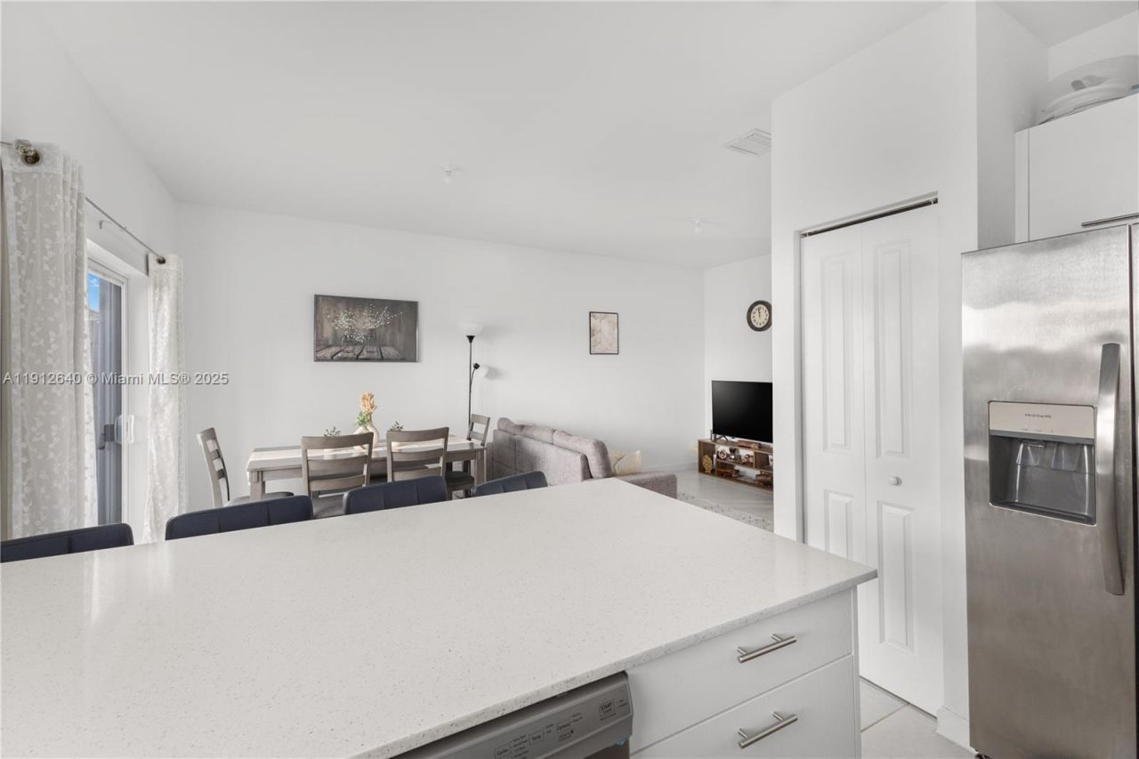 12150 NW 23rd Ct, Miami, FL 33167 Photo