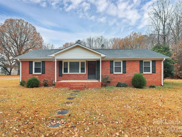 8911 Reames Road, Charlotte, NC 28216