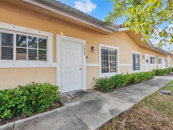 Unit B-13, Pembroke Park, FL 33023