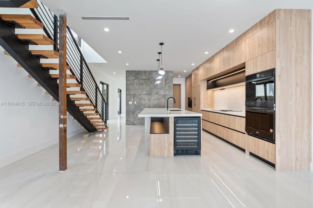 207 NE 17th Ave, Fort Lauderdale, FL 33301 Photo