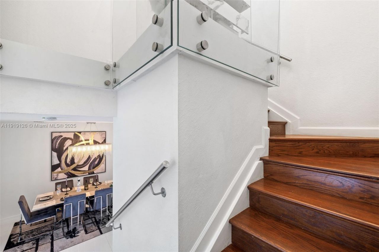 8780 NW 116th Path, Doral, FL 33178 Photo