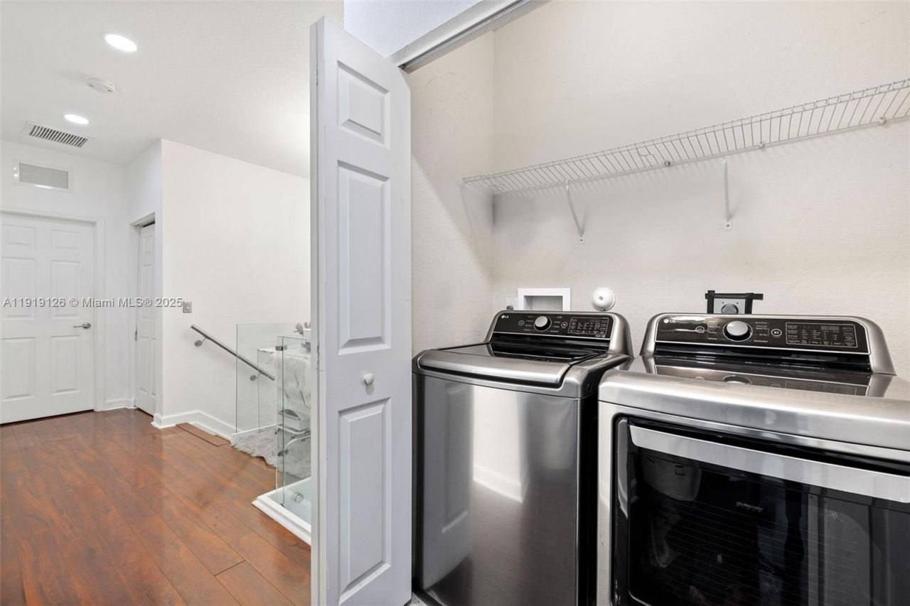 8780 NW 116th Path, Doral, FL 33178 Photo