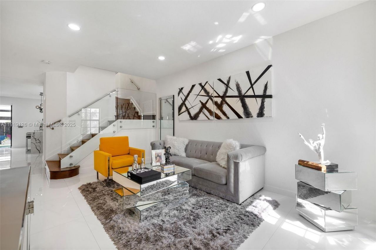 8780 NW 116th Path, Doral, FL 33178 Photo