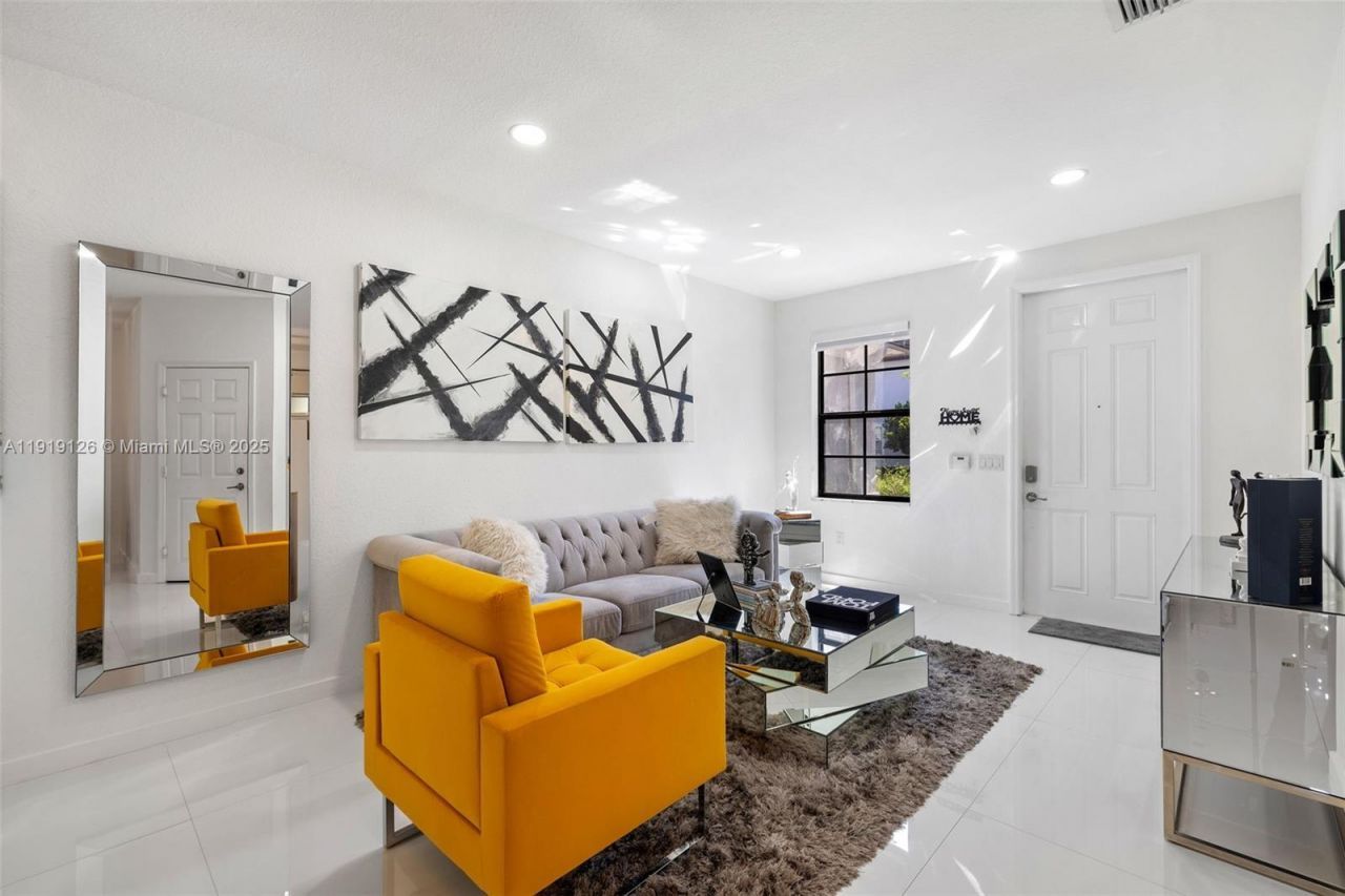 8780 NW 116th Path, Doral, FL 33178 Photo