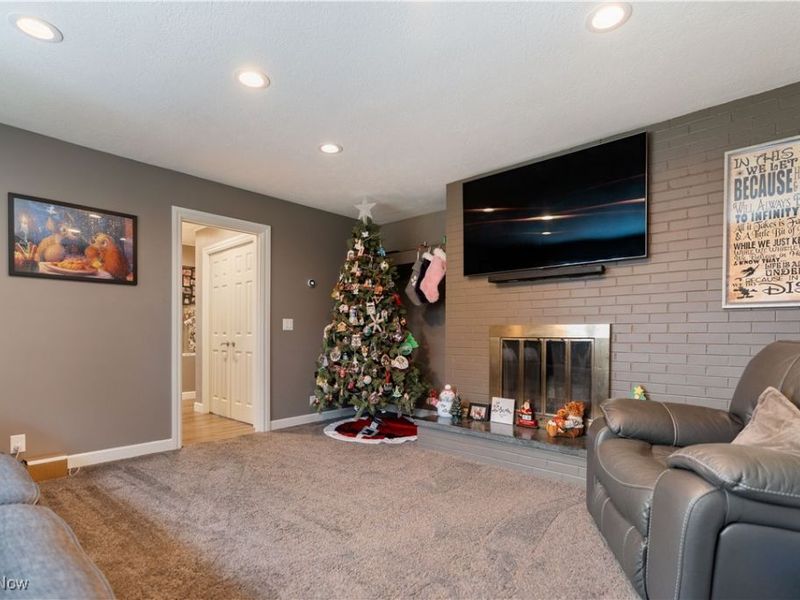 704 Reno Drive, Louisville, OH 44641 Photo 14