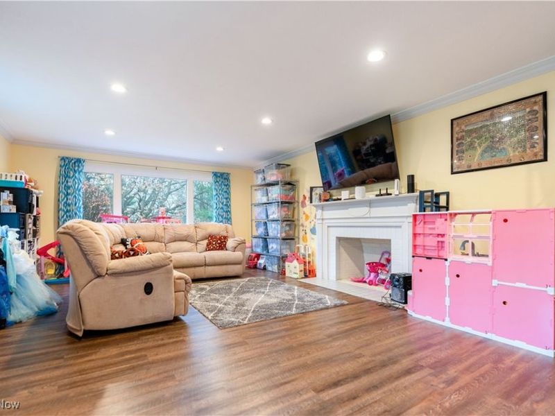 704 Reno Drive, Louisville, OH 44641 Photo 6