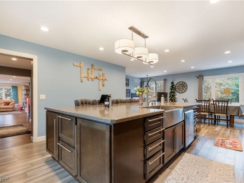 704 Reno Drive, Louisville, OH 44641 Photo 7