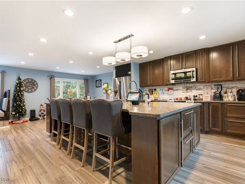 704 Reno Drive, Louisville, OH 44641 Photo 9