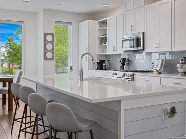 102 Tendick Unit # 902, San Antonio, TX 78209