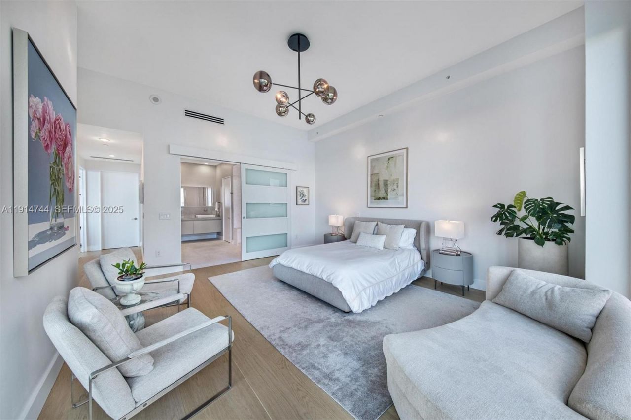 900 Brickell Key Blvd, Unit 1403, Miami, FL 33131 Photo