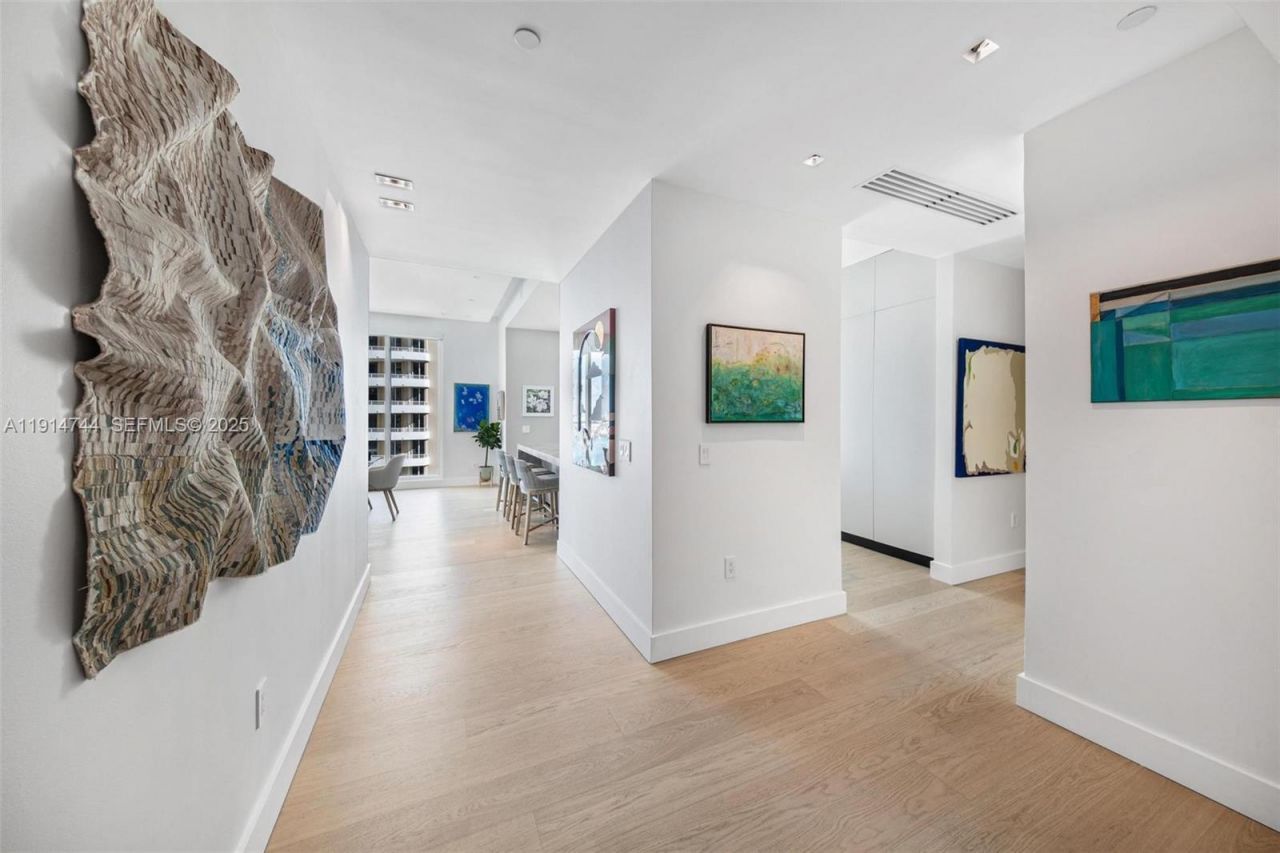 900 Brickell Key Blvd, Unit 1403, Miami, FL 33131 Photo