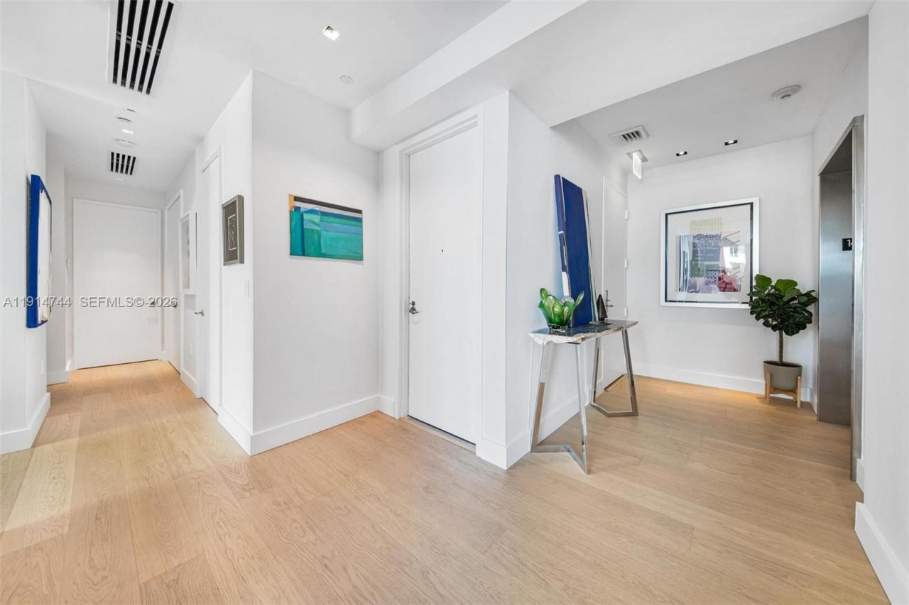900 Brickell Key Blvd, Unit 1403, Miami, FL 33131 Photo