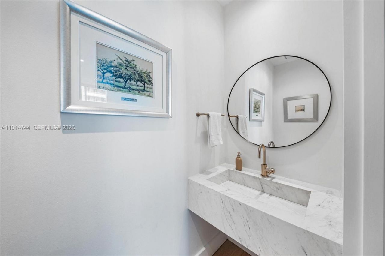 900 Brickell Key Blvd, Unit 1403, Miami, FL 33131 Photo