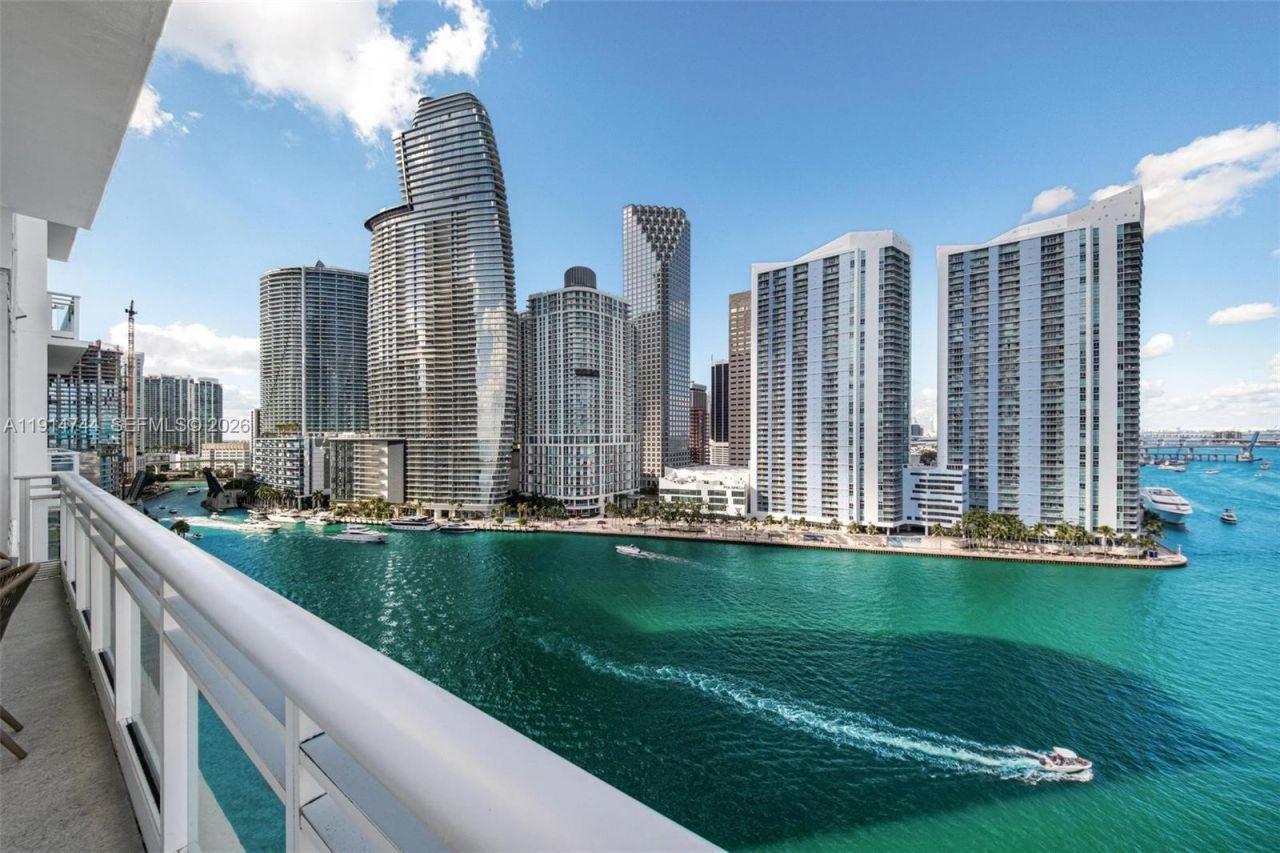 900 Brickell Key Blvd, Unit 1403, Miami, FL 33131 Photo