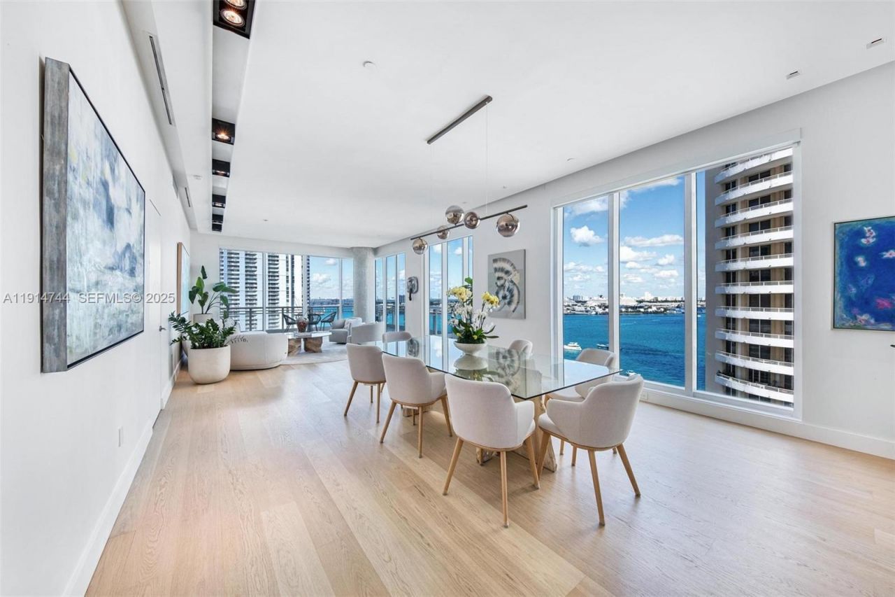 900 Brickell Key Blvd, Unit 1403, Miami, FL 33131 Photo