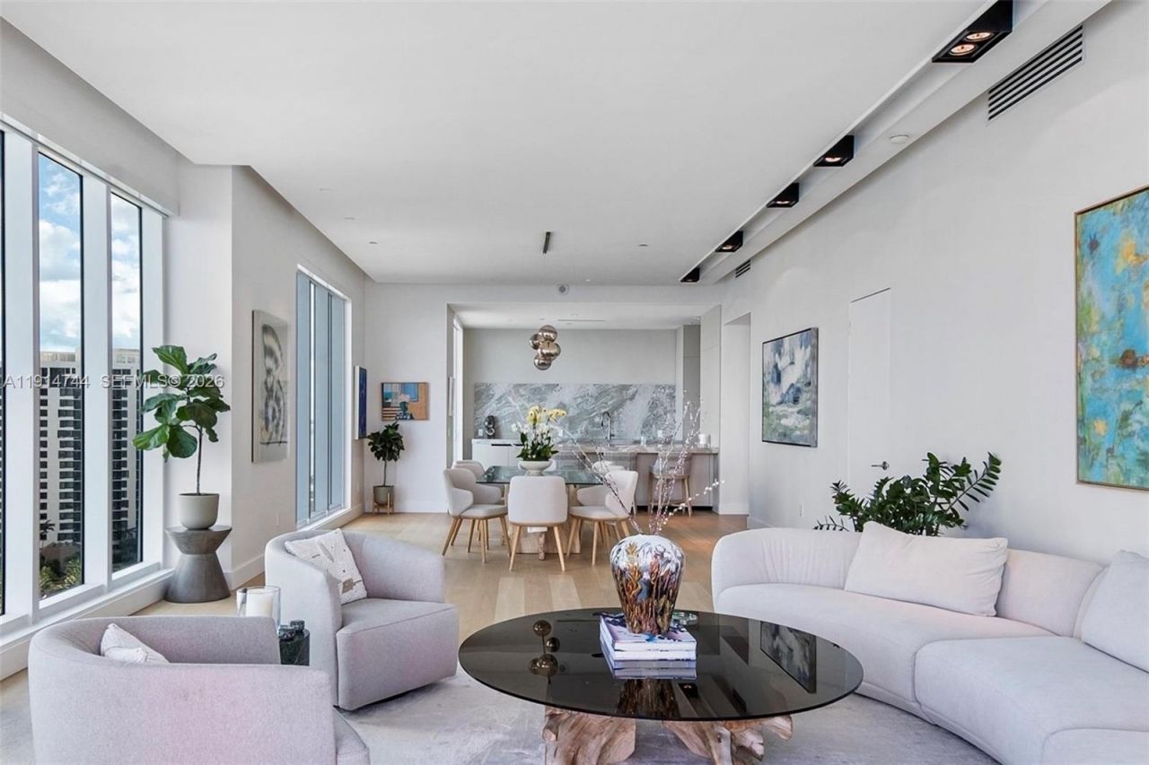 900 Brickell Key Blvd, Unit 1403, Miami, FL 33131 Photo