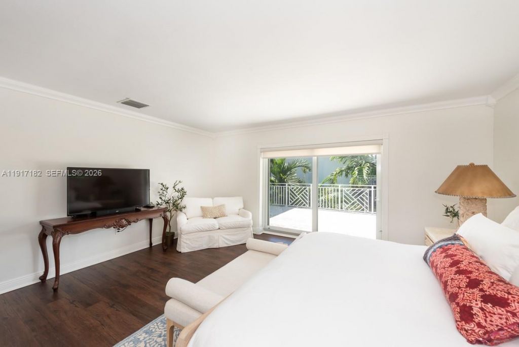 9400 E Broadview Dr, Bay Harbor Islands, FL 33154 Photo