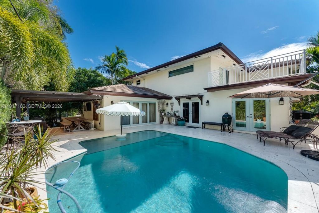 9400 E Broadview Dr, Bay Harbor Islands, FL 33154 Photo