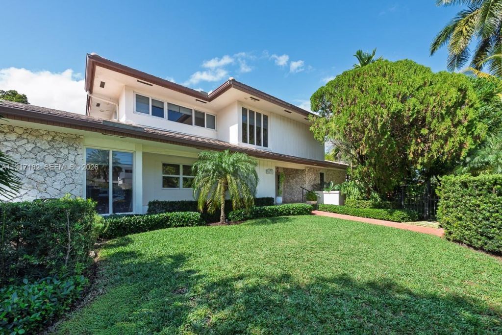 9400 E Broadview Dr, Bay Harbor Islands, FL 33154 Photo