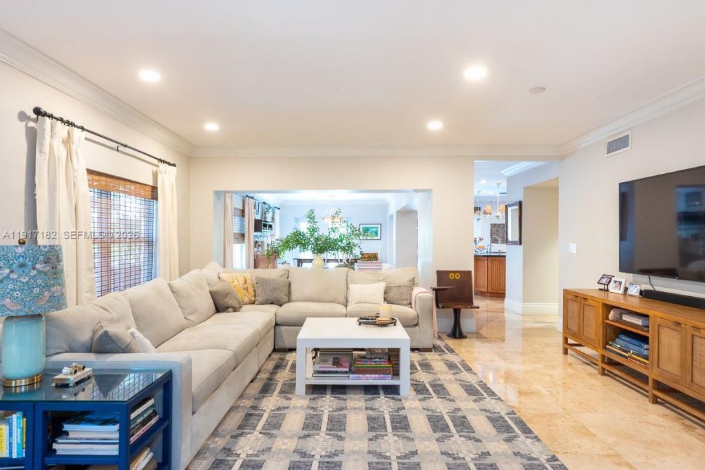 9400 E Broadview Dr, Bay Harbor Islands, FL 33154 Photo