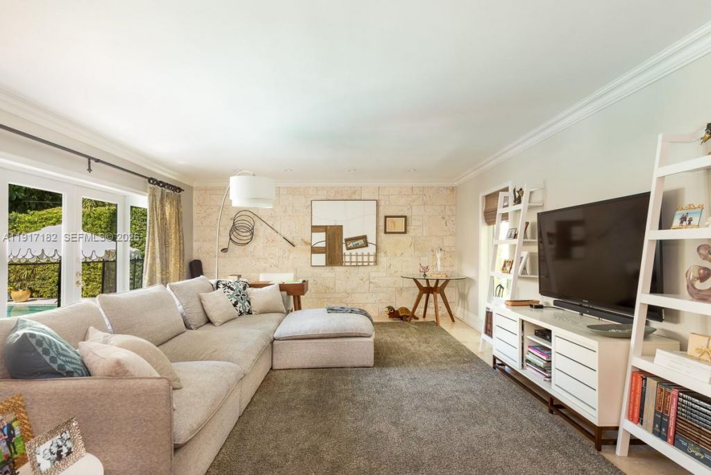 9400 E Broadview Dr, Bay Harbor Islands, FL 33154 Photo