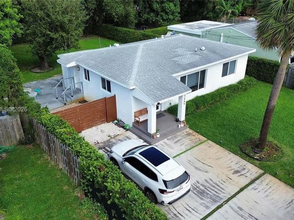 1269 NE 145th St, Miami, FL 33161