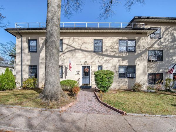19 Manchester Road, Unit 2R   (B-22, Eastchester, NY 10709