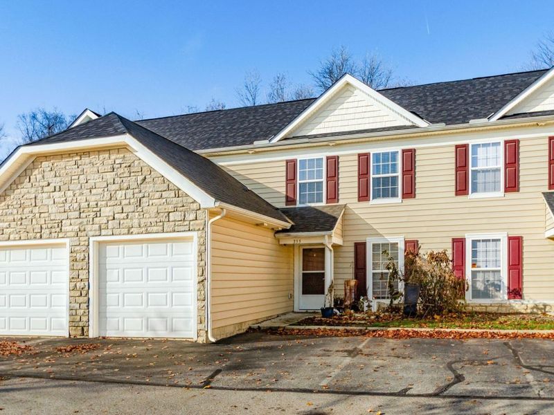 355 Dysar Run Drive, Unit 26, Blacklick, OH 43004 Photo 2