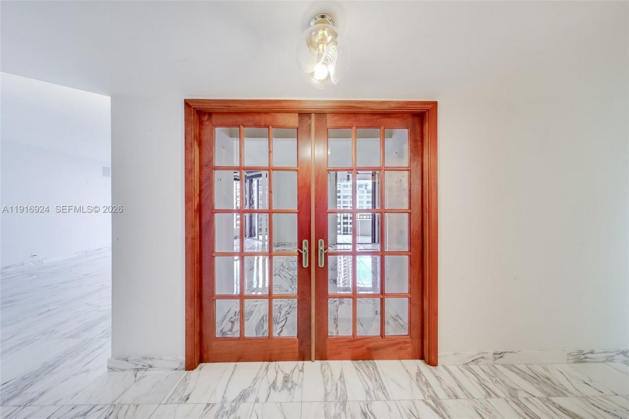 520 Brickell Key Dr, Unit A1104, Miami, FL 33131 Photo