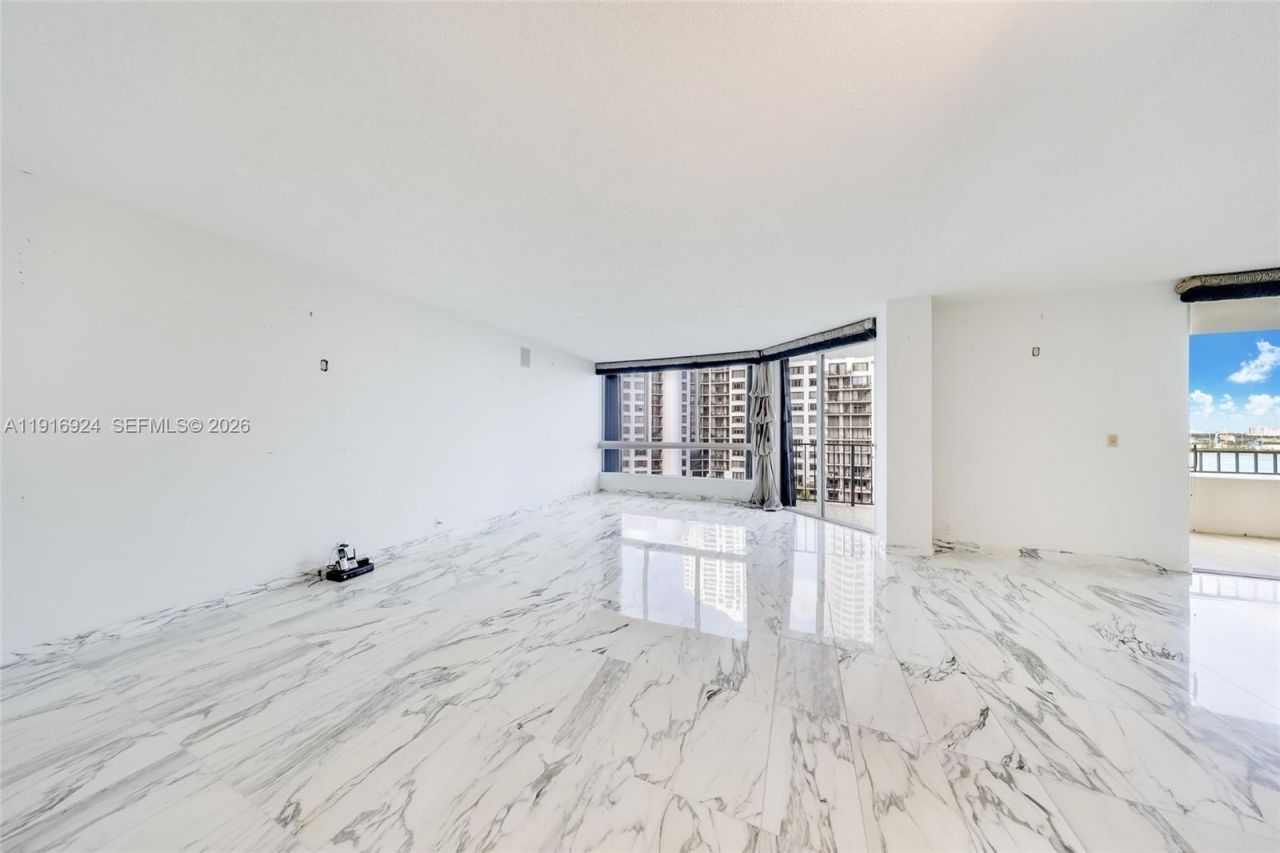 520 Brickell Key Dr, Unit A1104, Miami, FL 33131 Photo