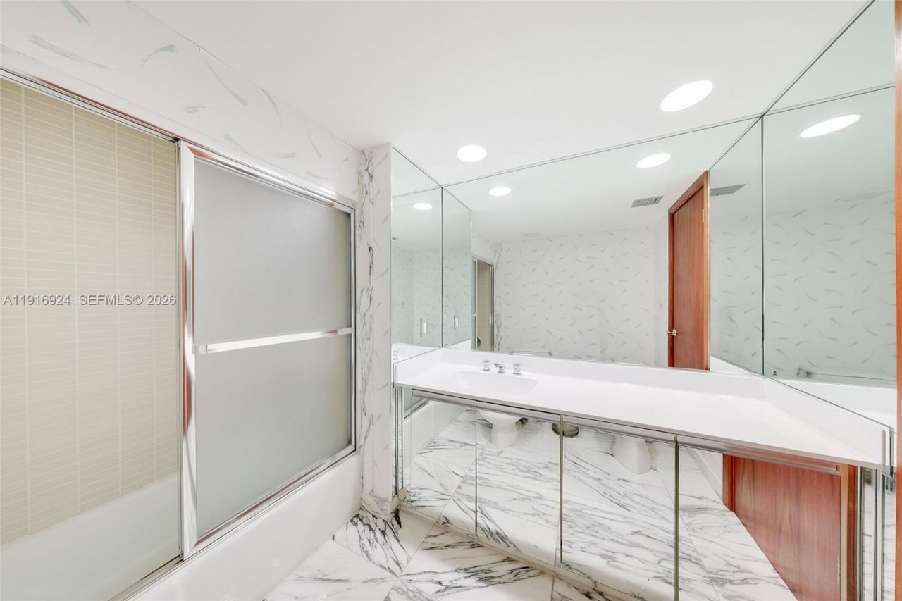 520 Brickell Key Dr, Unit A1104, Miami, FL 33131 Photo