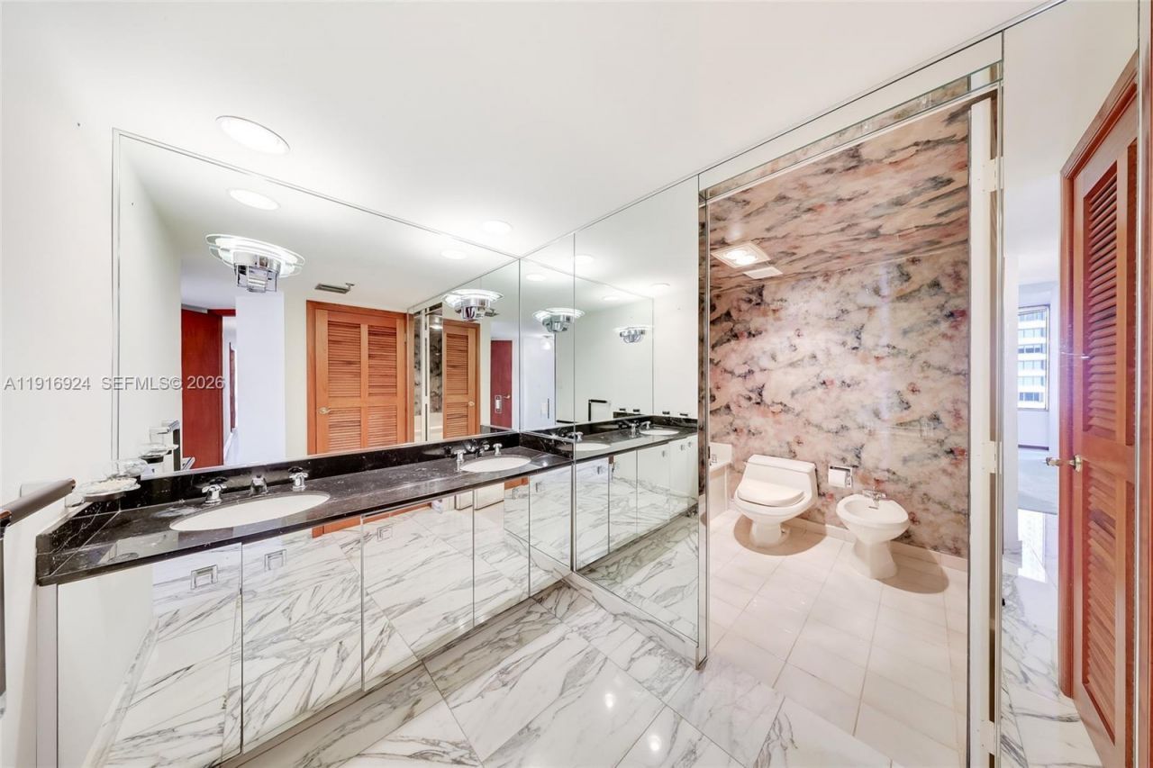 520 Brickell Key Dr, Unit A1104, Miami, FL 33131 Photo