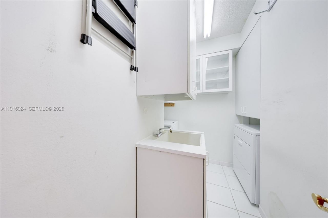 520 Brickell Key Dr, Unit A1104, Miami, FL 33131 Photo