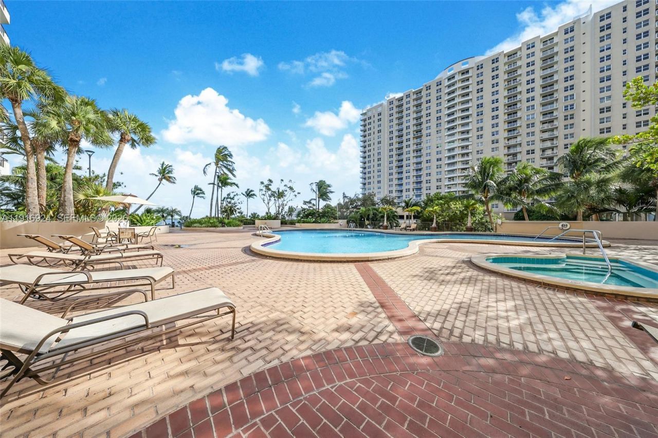 520 Brickell Key Dr, Unit A1104, Miami, FL 33131 Photo