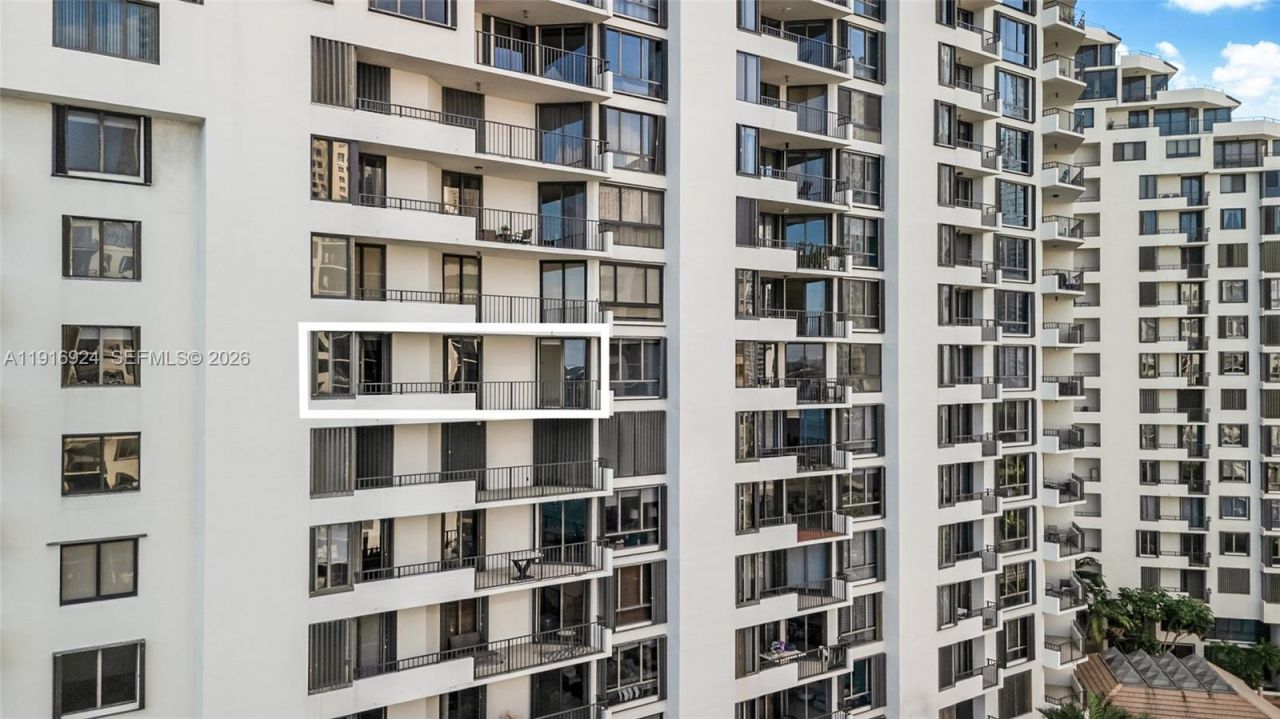 520 Brickell Key Dr, Unit A1104, Miami, FL 33131 Photo