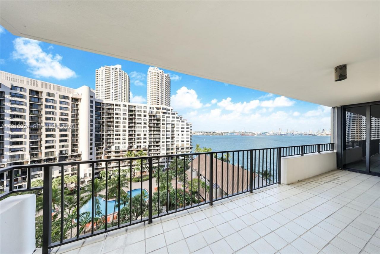 520 Brickell Key Dr, Unit A1104, Miami, FL 33131 Photo
