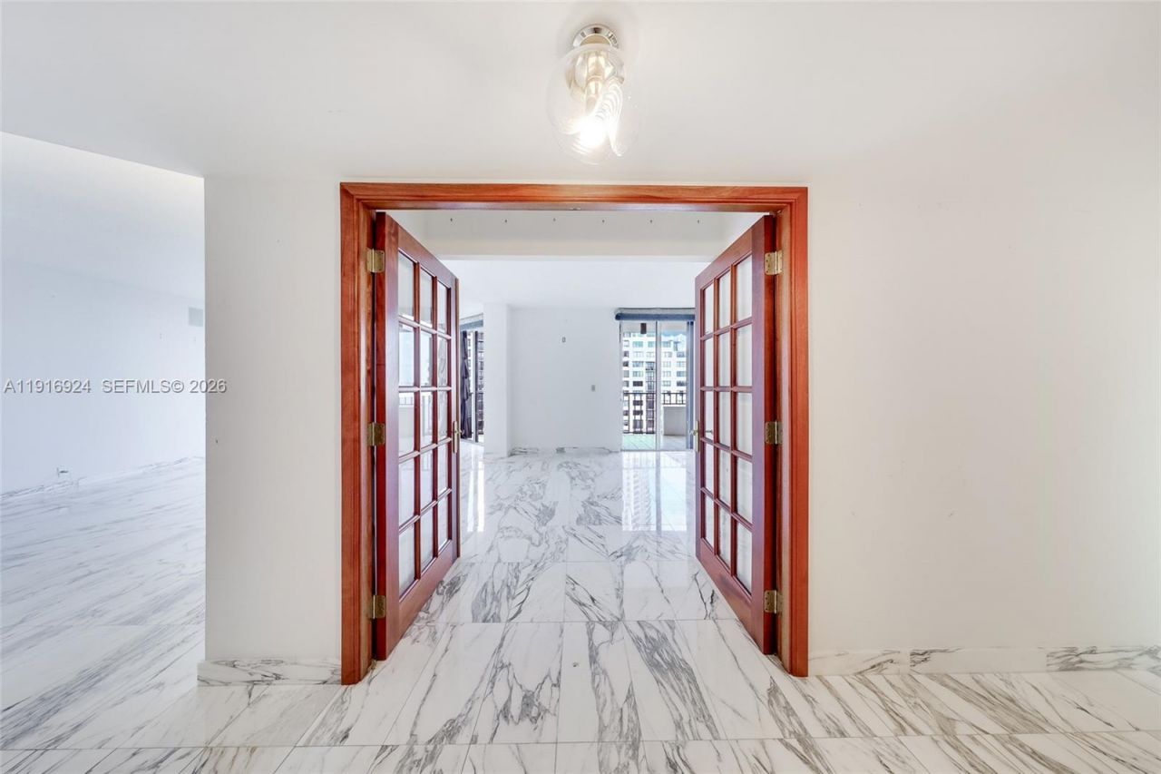 520 Brickell Key Dr, Unit A1104, Miami, FL 33131 Photo