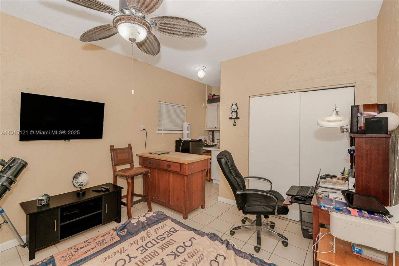 4118 E 10th Ct, Hialeah, FL 33013 Photo