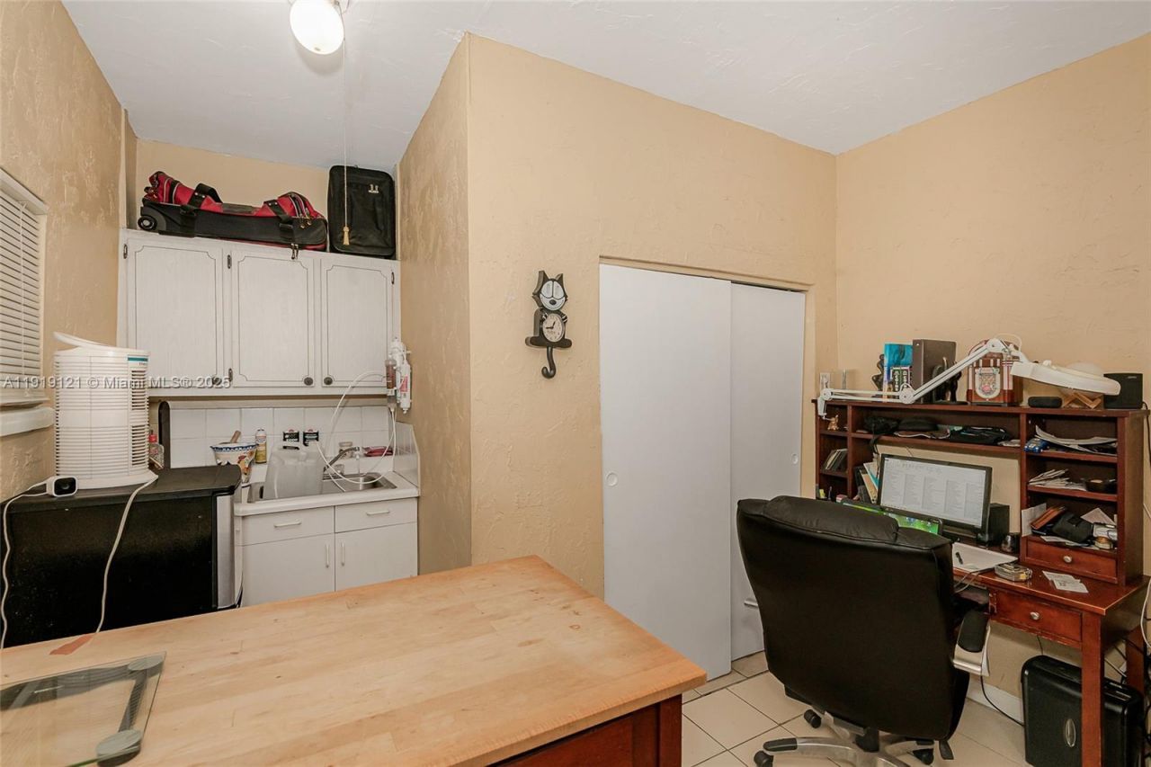 4118 E 10th Ct, Hialeah, FL 33013 Photo