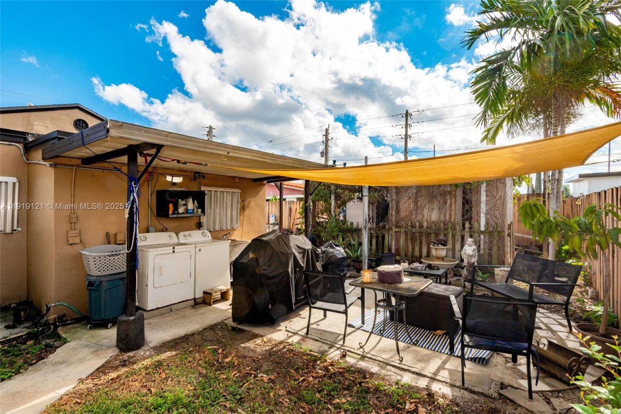 4118 E 10th Ct, Hialeah, FL 33013 Photo