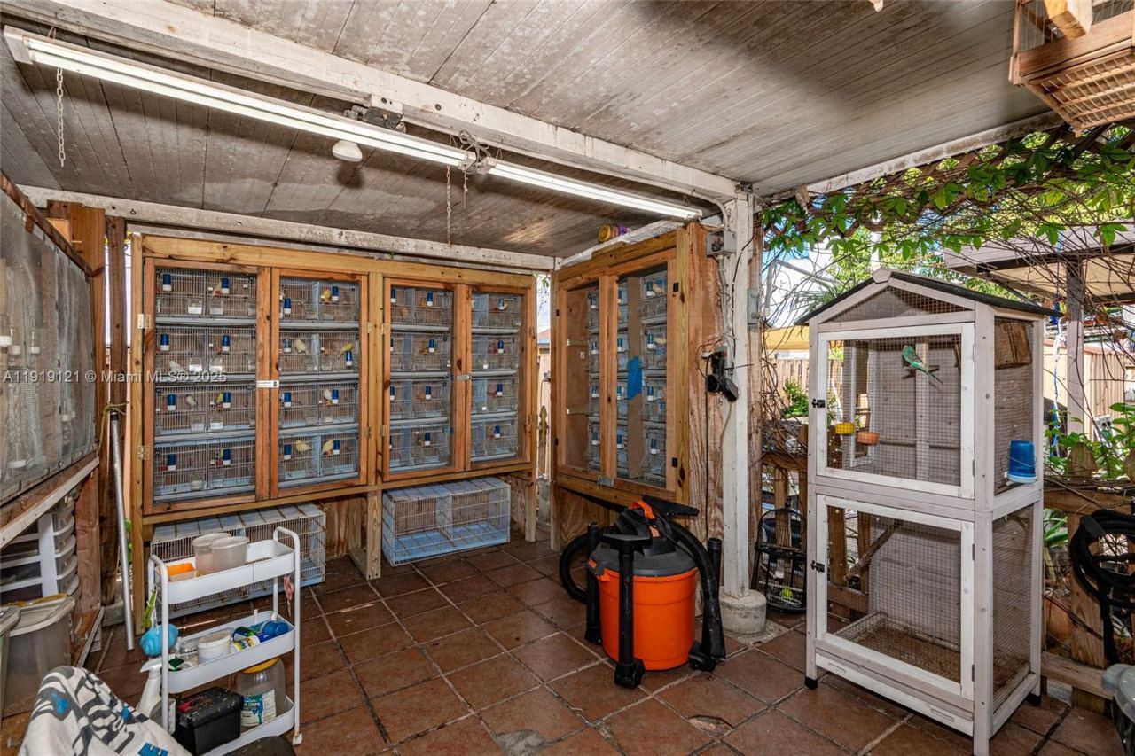 4118 E 10th Ct, Hialeah, FL 33013 Photo