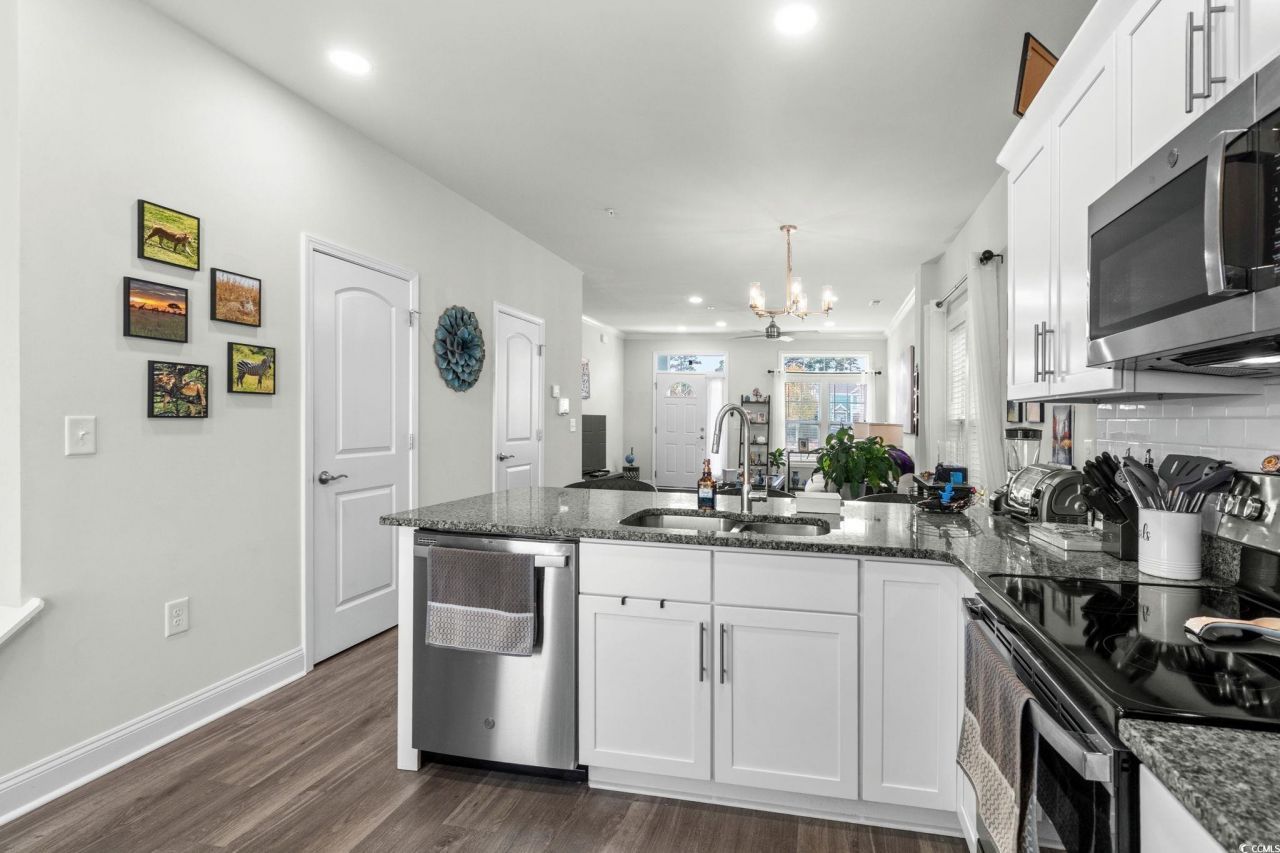 804 Moen Pl. Photo 10