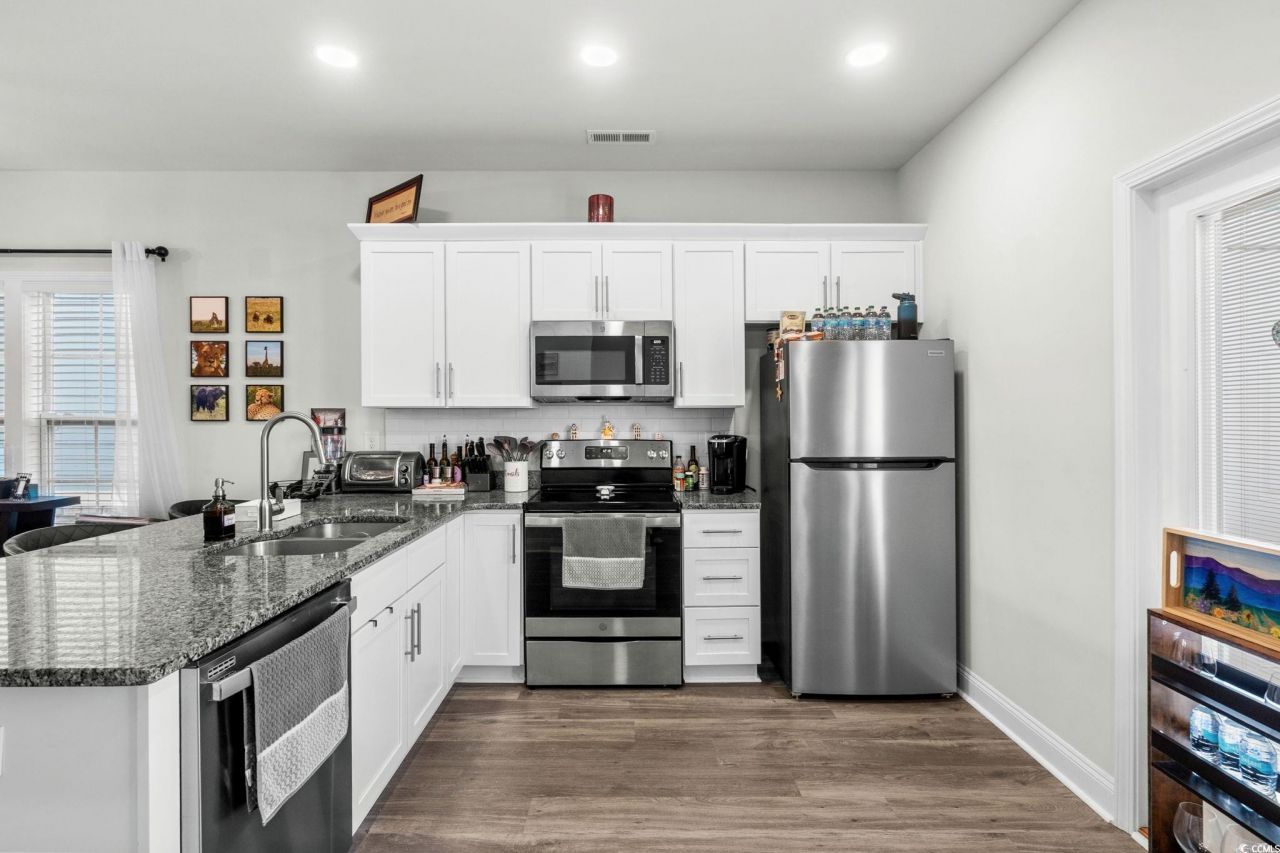 804 Moen Pl. Photo 8