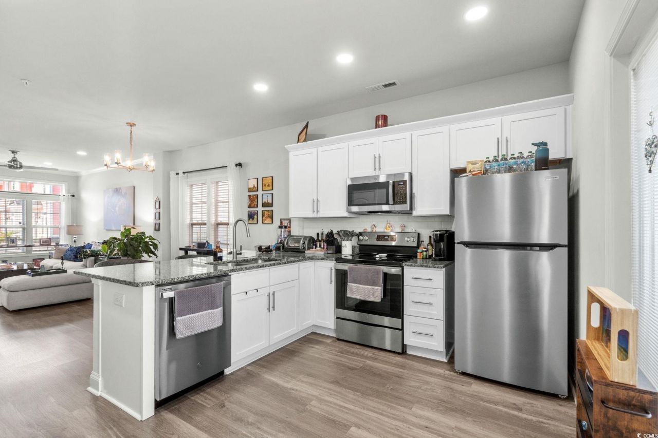 804 Moen Pl. Photo 9