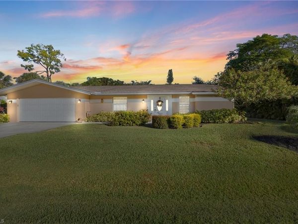 2569 Outrigger LN, NAPLES, FL 34104