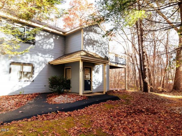 208 Yorktown Drive, Halfmoon, NY 12065