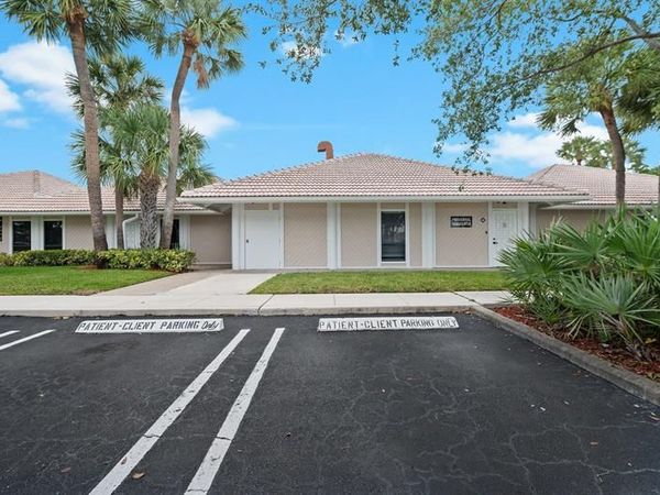 1501 Presidential Way, Unit 9, West Palm Beach, FL 33401